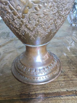 Vaso antico persiano in rame inciso a mano su tutt