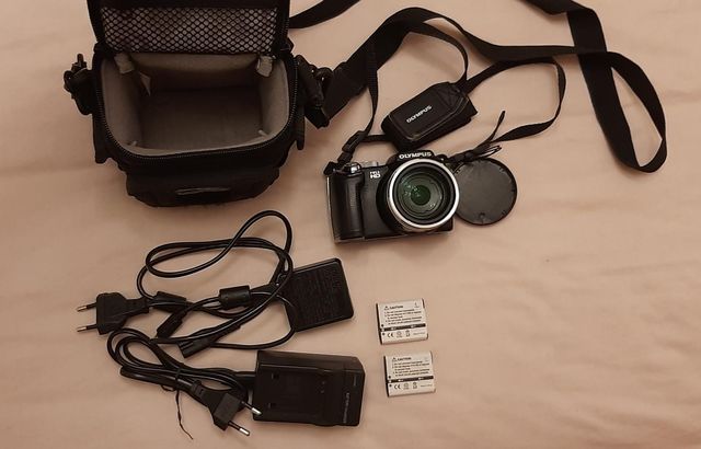 Cámara digital Olympus SP-720UZ+ bolsa + 2 batería