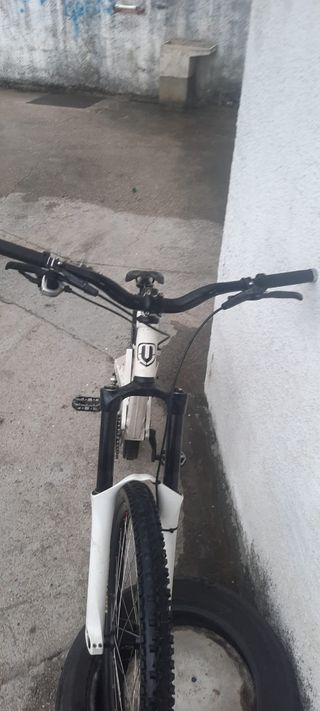 Bicicleta DH
Talla M (negociable.)