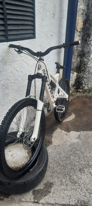 Bicicleta DH
Talla M (negociable.)