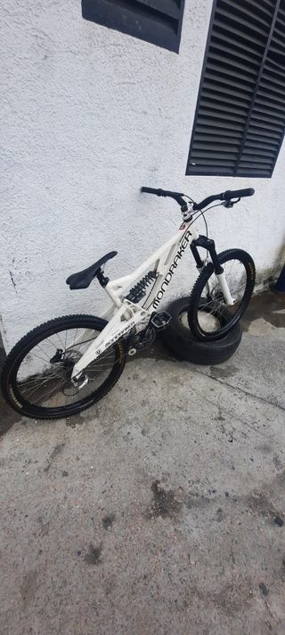 Bicicleta DH
Talla M (negociable.)