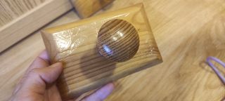 perchas de madera pared