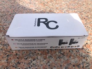 VÁLVULA Y DETENTOR PARA RADIADOR TOALLERO