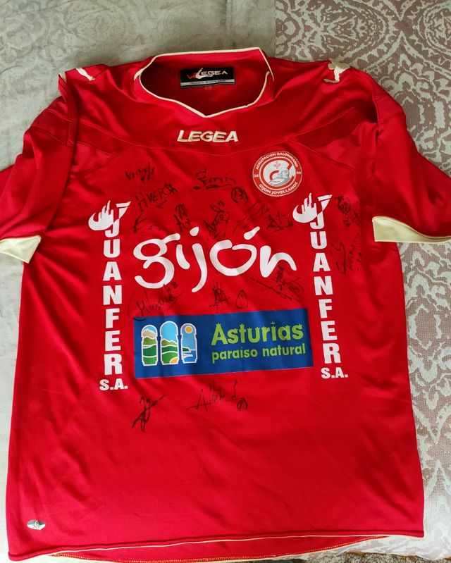 Camiseta  Juanfersa Gijón Jovellanos firmada.