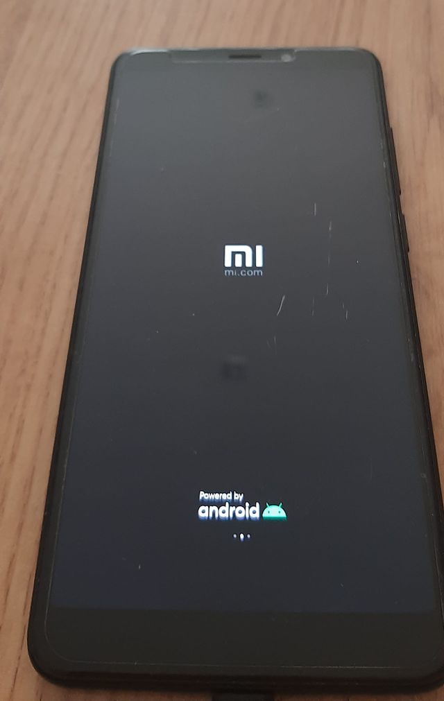 Teléfono móvil Xiaomi Redmi 5, Negro, 2Gb 16Gb