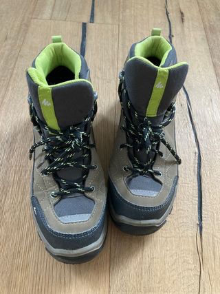 Quechua Botas de montaña impermeables n.37