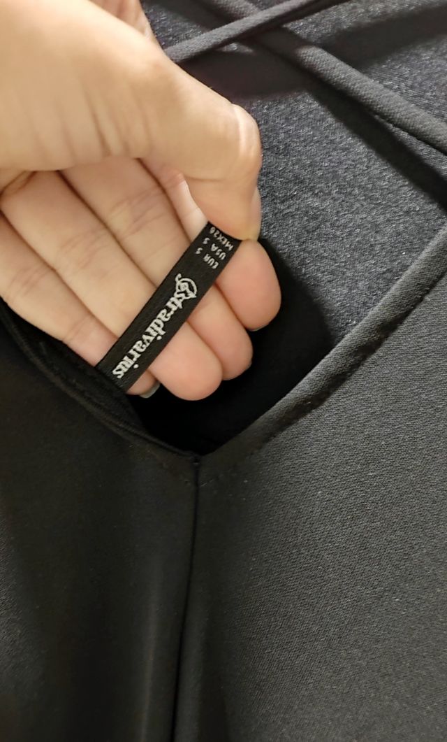 Vestido bordado de Stradivarius