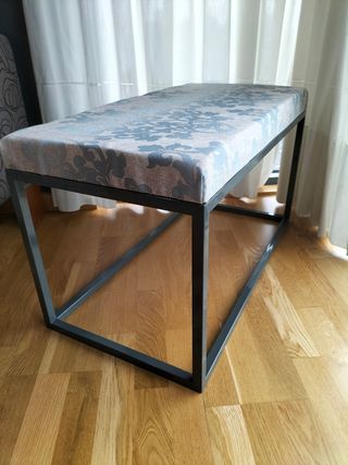 Banco recibidor en metal lacado