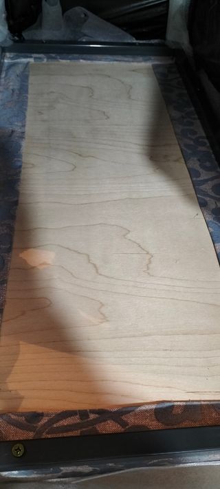 Banco recibidor en metal lacado