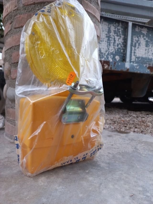 LOTE DE 8 BALIZA DE SEÑALIZACION NUEVOS 