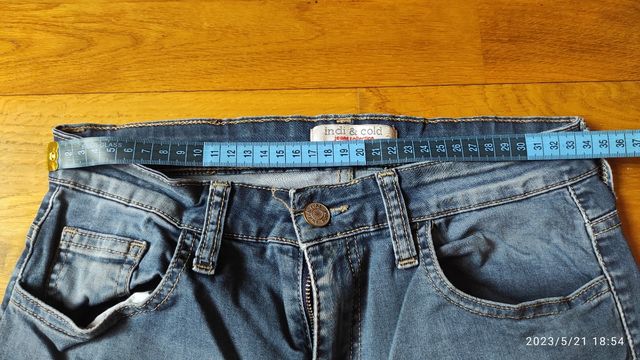 Vaquero ajustado de Indi & Cold ( talla 38)