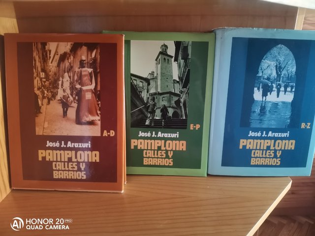Libros "Pamplona calles y barrios"
