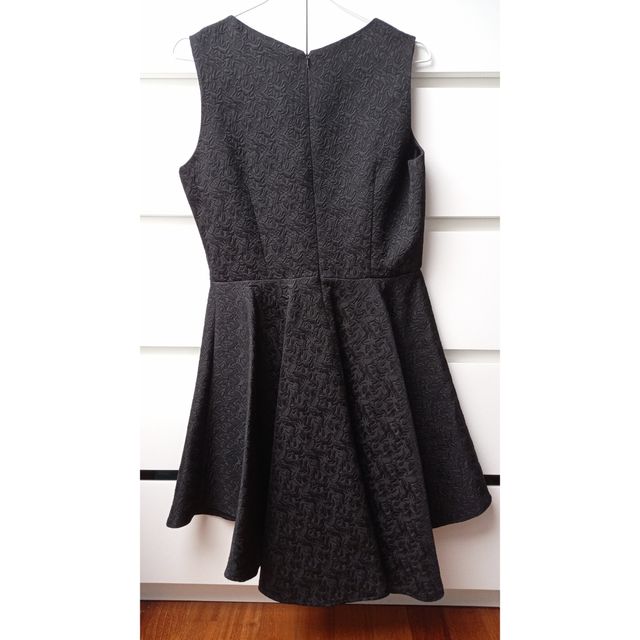 vestido de fiesta Suiteblanco. 