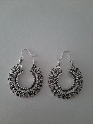 Pendientes de aretes plateados strass boho-chic