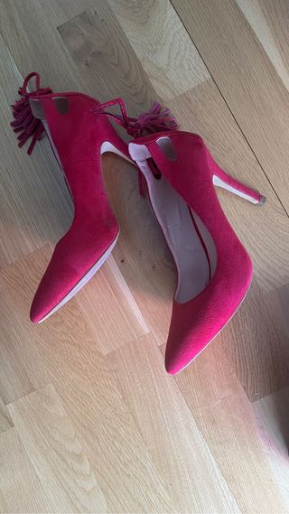 Preciosos y elegantes zapatos una sola puesta!