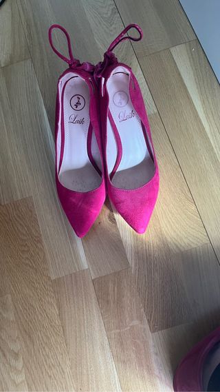 Preciosos y elegantes zapatos una sola puesta!