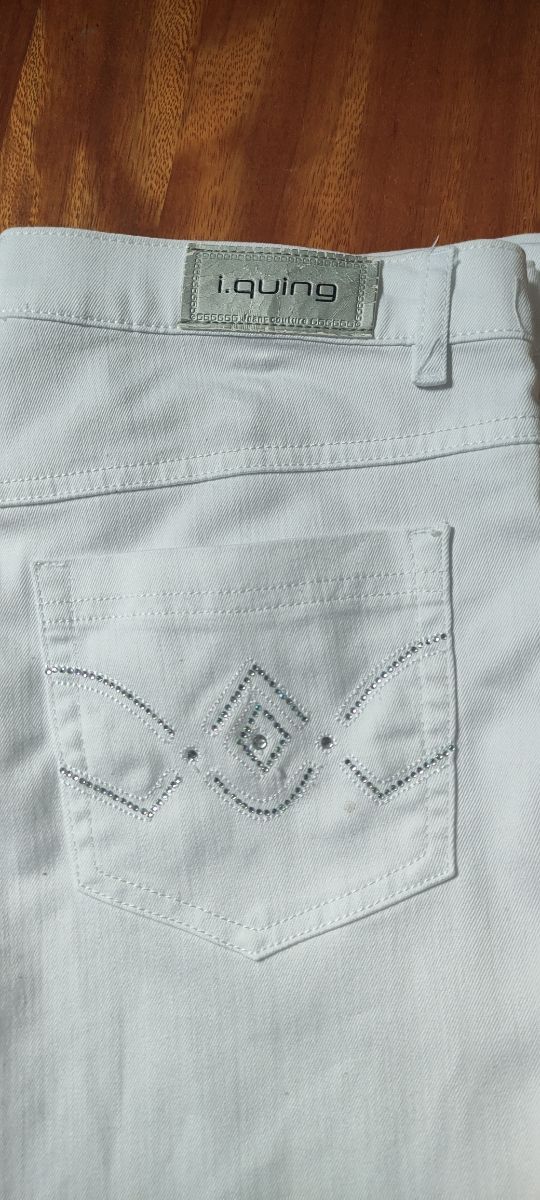 pantalón vaquero blanco