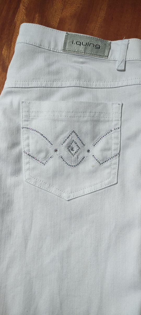 pantalón vaquero blanco