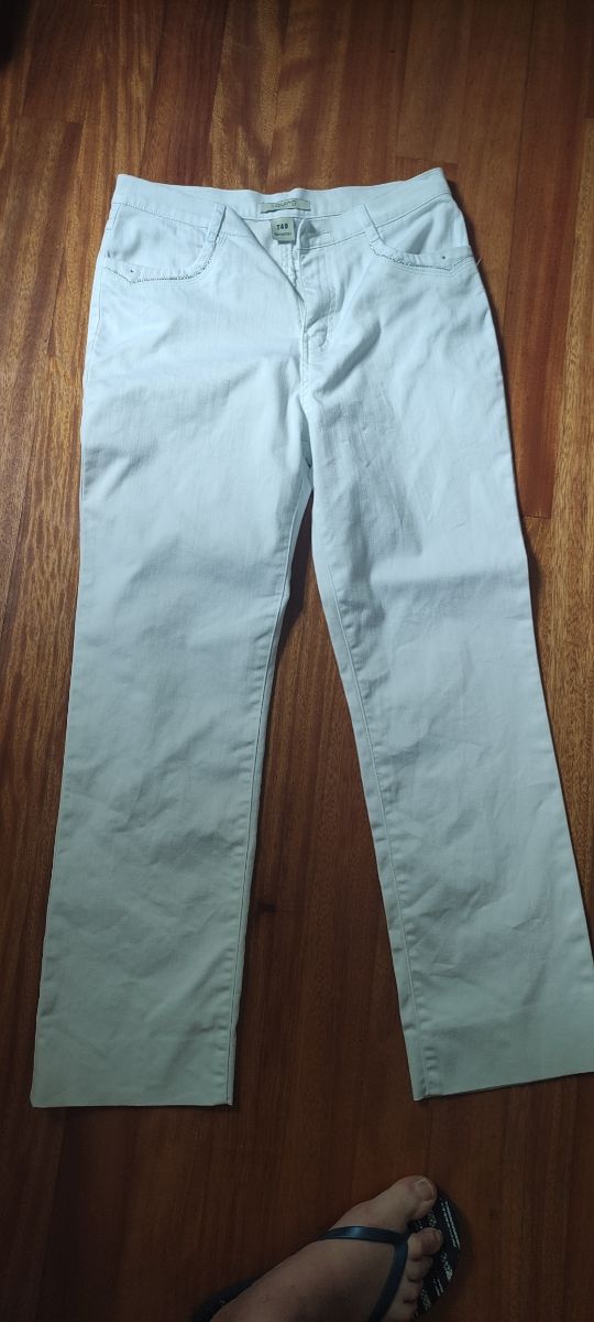 pantalón vaquero blanco
