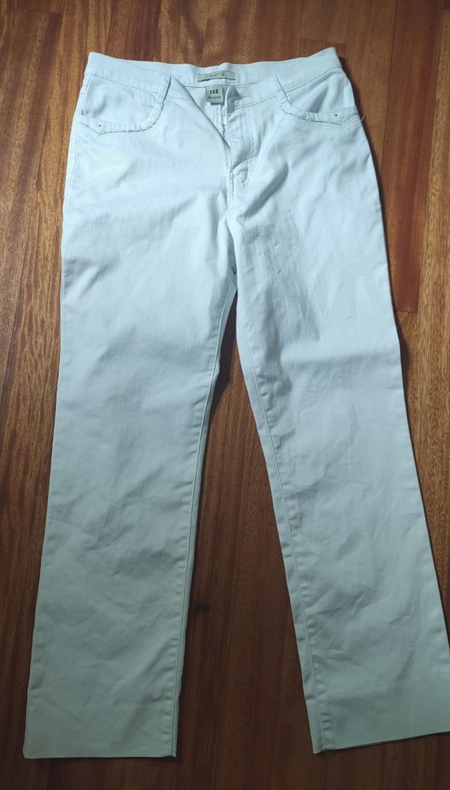 pantalón vaquero blanco