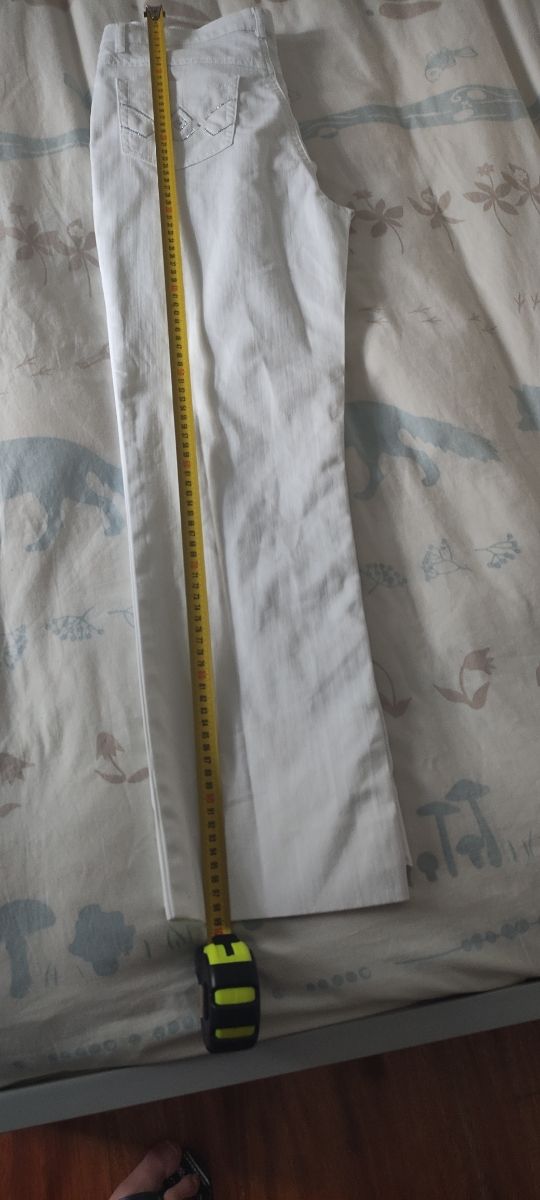 pantalón vaquero blanco