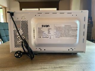 Microondas Svan (SVMW700)