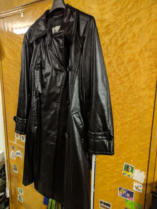 Vendo CAPPOTTO  da donna, nero, cerato, lucido