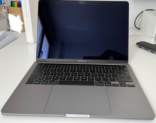MacBook Pro 2020 13" intel 4 puertos i7 16 Gb
