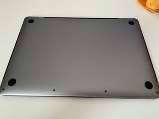 MacBook Pro 2020 13" intel 4 puertos i7 16 Gb