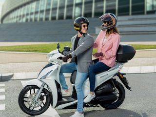 KYMCO PEOPLE S 125 + MALETA DE REGALO