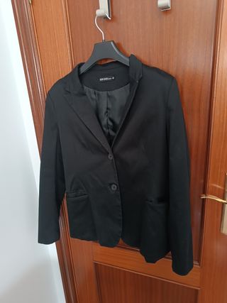 blazer negra de mujer.