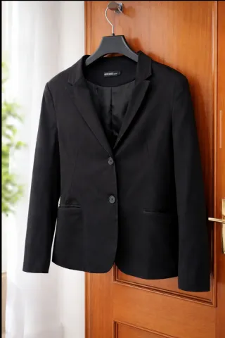 blazer negra de mujer.