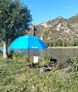 PESCA,Paraguas con faldón .- nuevos.