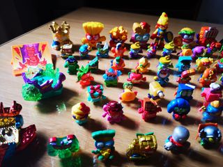 89 muñecos Superthings Rescue Force