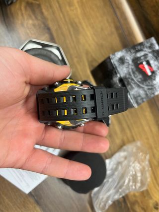 G-shock MASTER OF G YELLOW ACCENT GG-B100Y-1A