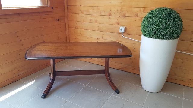 Mesa de centro clasica