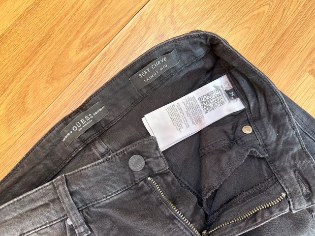 Vaqueros rotos GUESS 25 Sexy Curve skinny