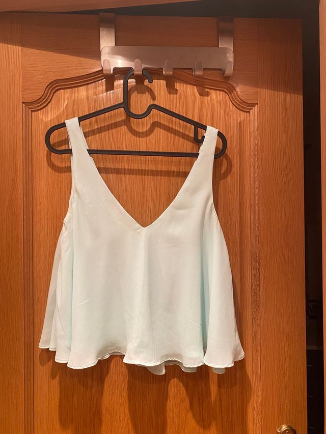 Camiseta con vuelo de Zara