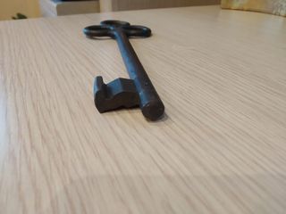 LLAVE DE FORJA GRANDE ANTIGUA