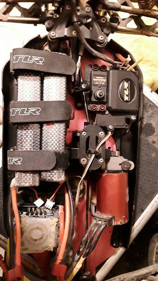 Losi Eight 2.0 Truggy 1/8. Eléctrico.