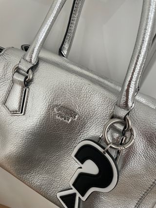 Bolso Guess plateado