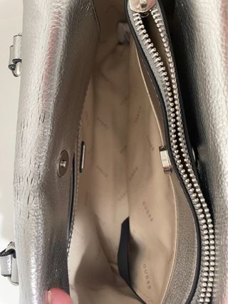 Bolso Guess plateado