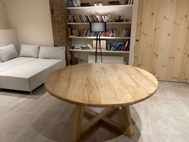 Mesa redonda a medida madera reciclada