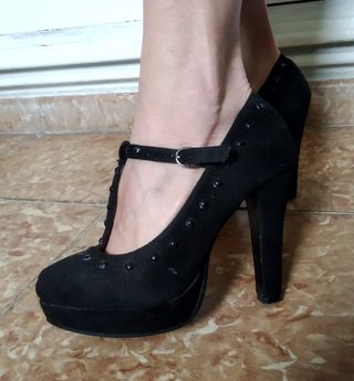 ✨Tacones negros con plataforma. Talla 35-36✨