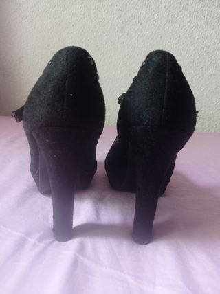 ✨Tacones negros con plataforma. Talla 35-36✨