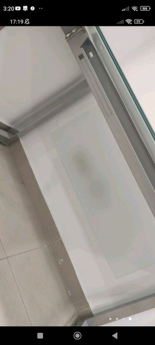 Mesa despacho cristal ácido.