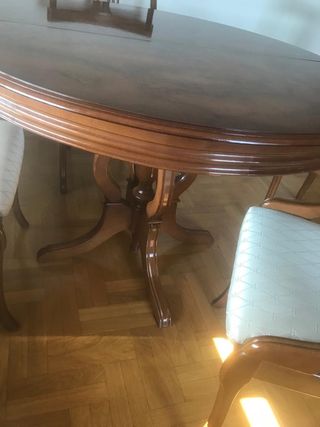 Mesa de salón, veta raíz y 4 sillas en madera