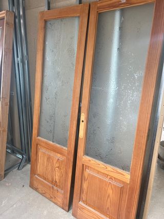 Puertas dobles madera maciza
