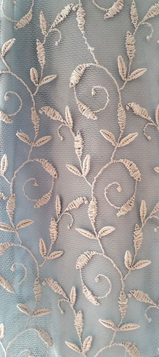 BLUSA PRECIOSA BORDADA en el TUL y con forro