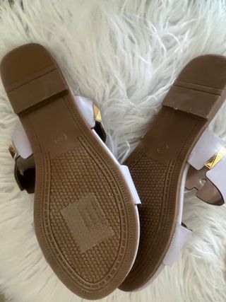 Sandalias color lila. 37